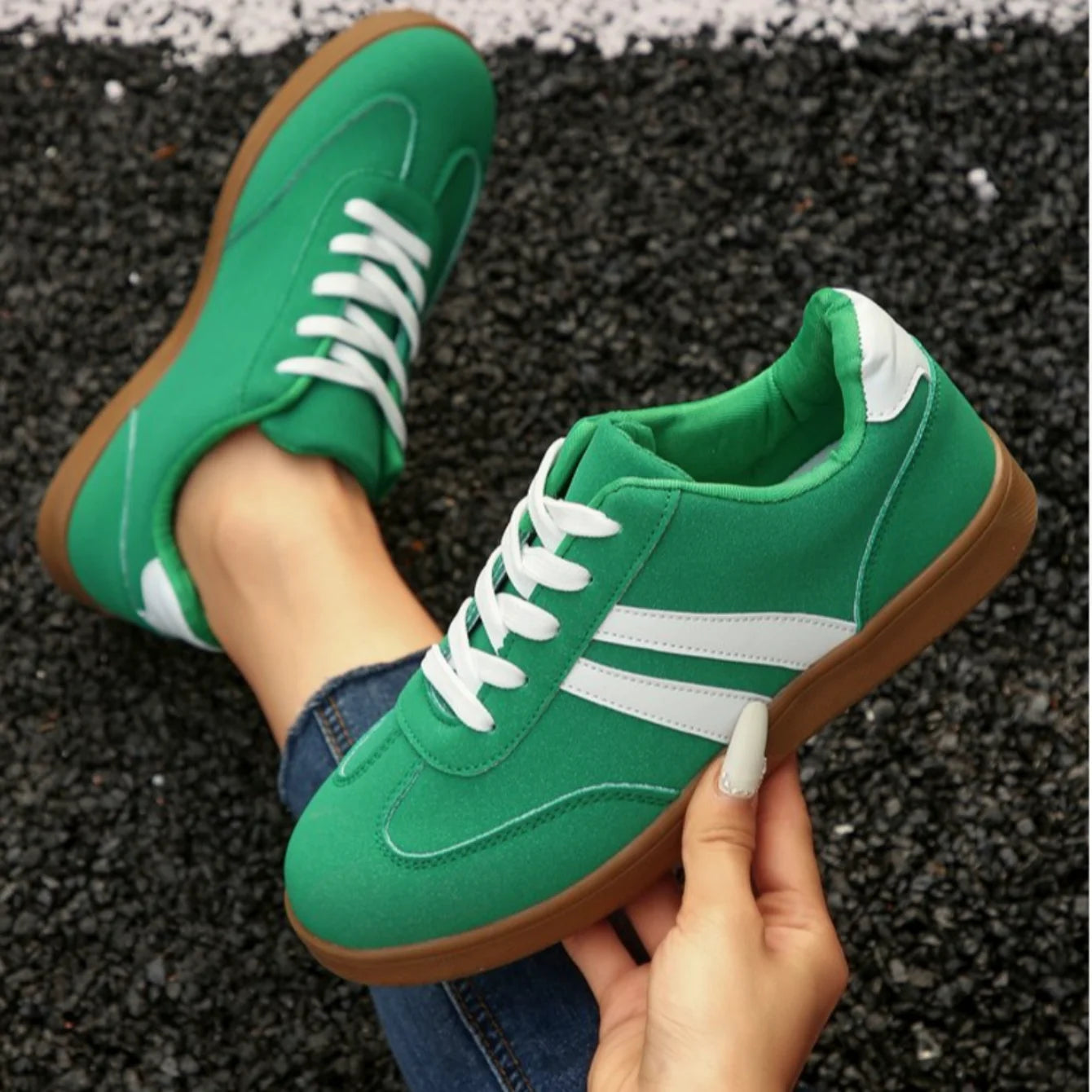 2025 Spring Autumn Women's Lace Up Sneakers New Retro Flats Casual Shoes Thick-Soled Sneakers Soft-Soled Versatile Women Shoes